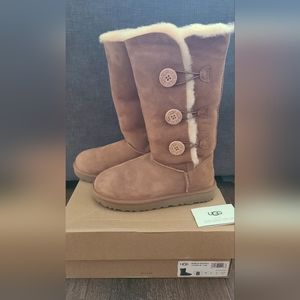 Bailey Button Ugg boots size 8 women's